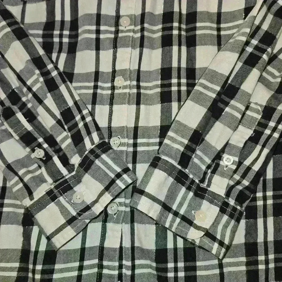Aeropostale Womens Plaid Long Sleeve Button Down Shirt Black White Size Medium - Picture 6 of 7